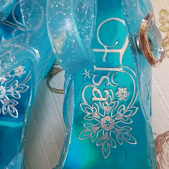 New Frozen Elsa shoes Disney Store Girls light up! - Picture 3 of 4